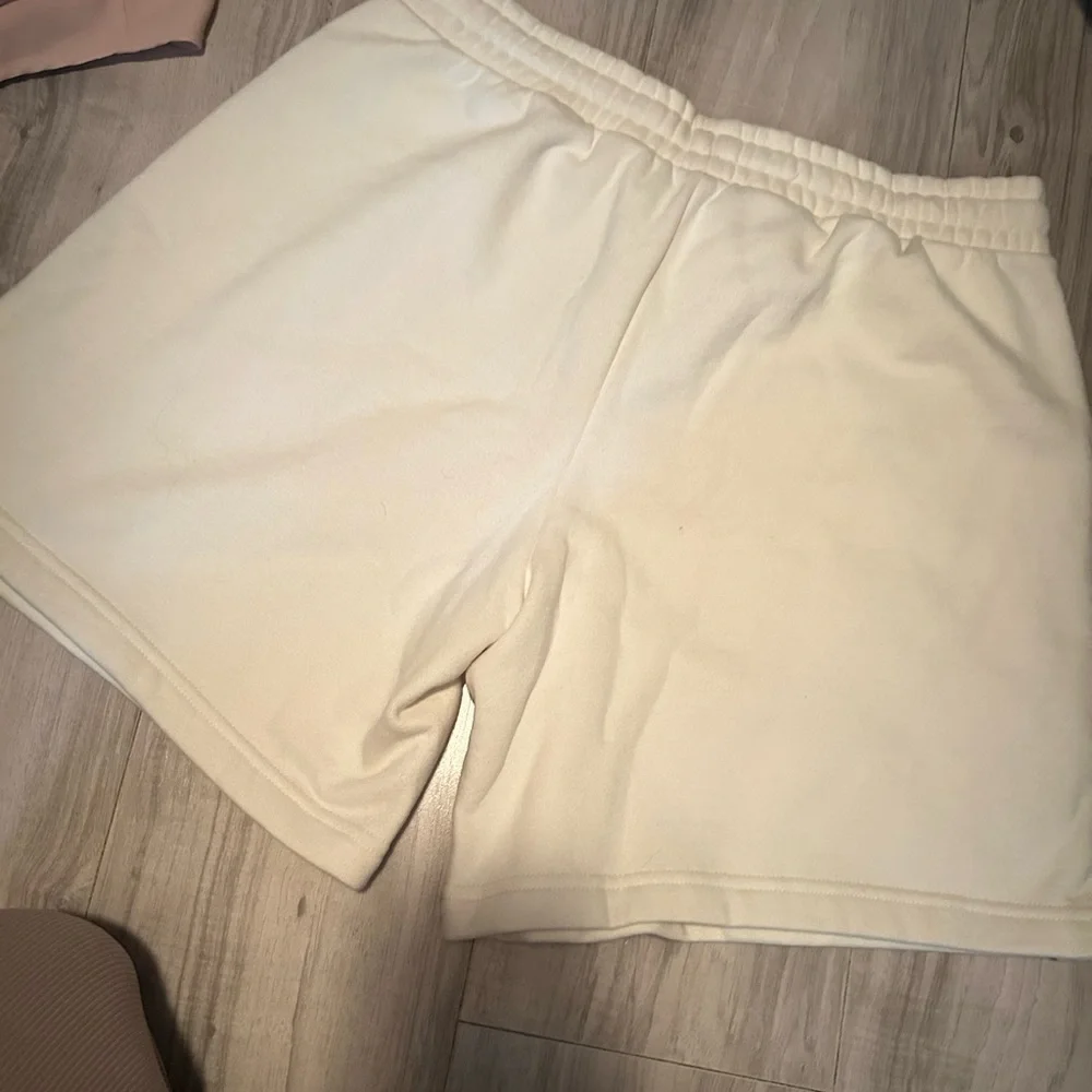The North Face Womens Shorts- L - Picture 6 of 6